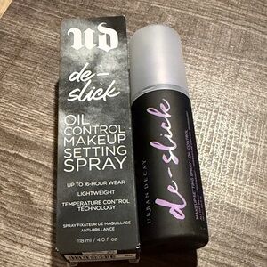 Urban Decay De-Slick Oil Control Setting Spray - NIB 4 Fl oz